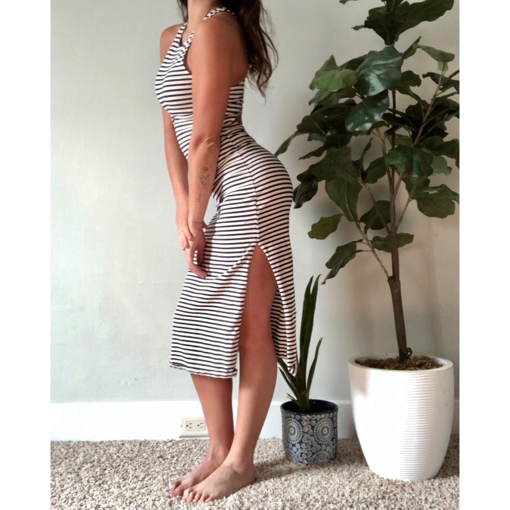 Roxy Midi dress with peek-a-boo back